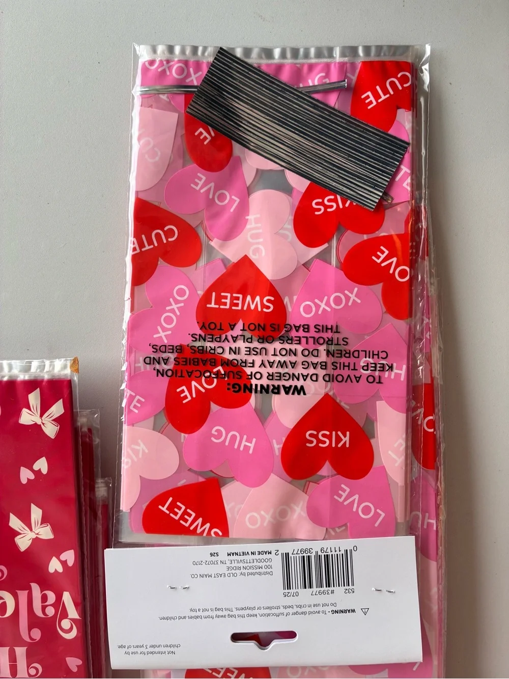 Huge Valentine's Gift Bag & Wrapping Lot 48 Pieces Gift Bags Treat Bags Table Ru